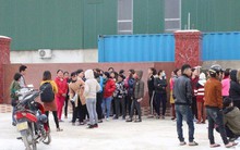 Chậm được nhận lương, hàng trăm công nhân đồng loạt ngưng việc