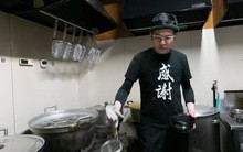 Chuyện 'đi lên từ số âm' của một trùm xã hội đen Nhật Bản hoàn lương trở thành ông chủ quán mì udon