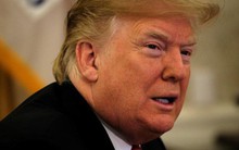 Ông Trump khuyên nhà đầu tư mua chứng khoán Mỹ