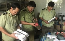 Thu giữ hơn 1500 bao thuốc lá và 90 chai Chivas 18 nhập lậu