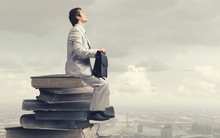 Thiên tài Albert Einstein cho rằng, phải mất cả đời làm việc này mới có thể thành công: Càng ngẫm càng thấy đúng bởi có rất nhiều tỷ phú giờ vẫn đang làm!