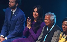 Sau màn "than khóc" trên truyền hình, Meghan Markle tái xuất như một ngôi sao giữa rừng ống kính trong sự kiện mới khiến dư luận phẫn nộ