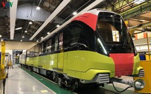 Lộ diện đoàn tàu đầu tiên của tuyến Metro số 3 Nhổn-Ga Hà Nội