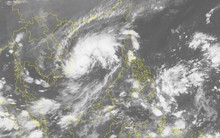 Bão Matmo cách đất liền các tỉnh Bình Định - Ninh Thuận khoảng 350km