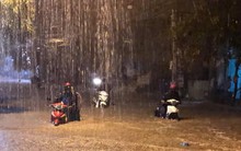 CLIP: Ngập không lối thoát, người dân vừa quay video vừa liên tục kêu khổ