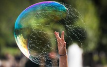 Bùng nổ start-up của Trung Quốc đã đến hồi kết: Nhân viên bất bình vì văn hoá làm việc "996", công ty nhỏ sa thải nhân sự vì hết vốn, công ty lớn như Alibaba tạm ngừng tuyển dụng