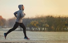 Các nghiên cứu đã chỉ ra, tập thể dục trước ăn sáng có thể đốt cháy tối đa lượng mỡ thừa vì lý do này