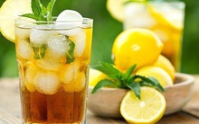 Loại đồ uống này "đánh bại" trà sữa, "làm mưa làm gió" khắp nẻo đường nhưng tuyệt đối ghi nhớ những lưu ý này khi uống