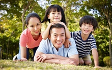 Không phải sự bao bọc, "lót đường sẵn", đây mới là 8 điều tốt nhất cha mẹ nên làm cho tương lai của trẻ