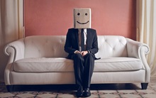 Hướng nội và gặp trở ngại về ngôn ngữ nhưng tôi vẫn thành nhân viên bán hàng xuất sắc nhờ 6 mẹo này: Một trong số đó là phải biết im lặng đúng lúc!