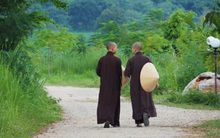 Mất 1 tuần tu tập tại làng Mai của thiền sư Thích Nhất Hạnh, tôi mới ngộ ra chân lý: Hạnh phúc chỉ đến khi biến chánh niệm thành lối sống 24/7