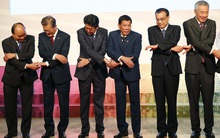 Nikkei: Tại sao Việt Nam là ngoại lệ trong cuộc đua của Hàn Quốc và Nhật Bản ở thị trường ASEAN?