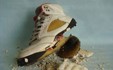 Đế giày có thể tiết lộ những vấn đề về sức khỏe, có 3 dấu hiệu bạn cần phải chú ý