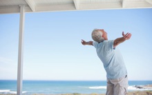 Ở tuổi 80 "gần đất xa trời", tôi mới biết bí mật của hạnh phúc đã luôn nằm ngay trước mặt mình: Tiền bạc hay thành công cũng chẳng thể đánh đổi 6 điều càng ngẫm càng thấm này!