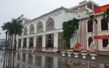 Lễ hội Đền Trần: Khách sạn, nhà nghỉ 'cháy' phòng, tăng giá chóng mặt