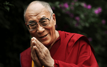 Bí quyết sống khoẻ, sống yêu đời, yêu người từ thói quen không thể thiếu mỗi sáng của Đức Đạt Lai Lạt Ma