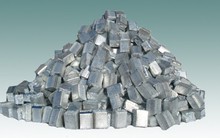 Thị trường ngày 05/02: Kẽm lên mức cao nhất 7 tuần, dầu, vàng giảm giá