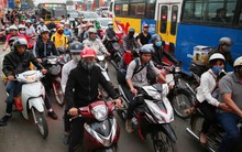 Thí điểm cấm xe máy đường Lê Văn Lương-Nguyễn Trãi: Đằng nào cũng thua