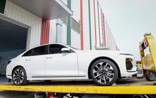 Lô xe VinFast đầu tiên được "xuất ngoại" kiểm tra chất lượng