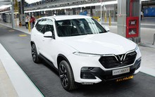 Chiếc ô tô "Made in Việt Nam" đầu tiên của VinFast chính thức lăn bánh