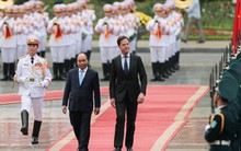 Lễ đón trọng thể Thủ tướng Hà Lan thăm Việt Nam tại Phủ Chủ tịch