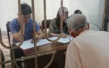 Vụ dân chui qua lỗ làm việc với cán bộ: Lời kể của người trong cuộc