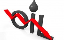 Thị trường ngày 27/4: Dầu thô sụt giảm thảm hại, vàng lên đỉnh 2 tuần