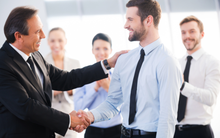 Được sếp khen ngợi, đừng vội thở phào nhẹ nhõm: Để sếp yêu, đồng nghiệp quý, nhất định bạn phải nhớ cách trả lời khéo léo này!