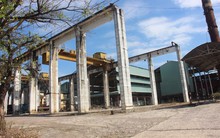 Nhà máy đường vỡ nợ, công nhân khốn cùng