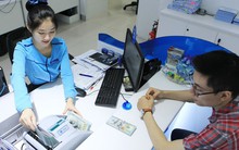 USD ngân hàng tiếp tục "cài số lùi"