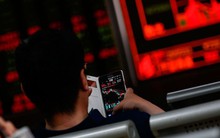 Nhà đầu tư nước ngoài ồ ạt tháo chạy khỏi TTCK Trung Quốc