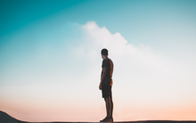 Cuộc đời dạy ta đủ thứ, nhưng có một kỹ năng quan trọng và đặc biệt khó khăn không phải ai cũng lĩnh hội được: Vượt qua nỗi cô đơn của bản thân