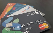 Các ngân hàng đang tính lãi thế nào với thẻ tín dụng?