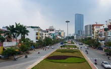 Hà Nội tiếp tục xén dải phân cách mở rộng đường