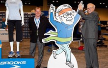 Công ty thời trang thể thao của tỷ phú Warren Buffett giảm hoạt động sản xuất ở Trung Quốc để tăng cường ở Việt Nam