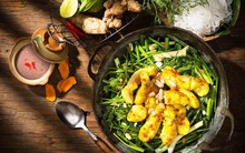 Theo tờ CNN, không chỉ có Phở, đây là 5 món ăn "hớp hồn" du khách quốc tế khi đặt chân đến Hà Nội