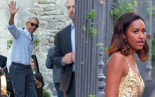 Gia đình cựu Tổng thống Barack Obama bất ngờ tái xuất với vẻ ngoài khác lạ, nhìn sang con gái út của ông ai cũng phải ngỡ ngàng