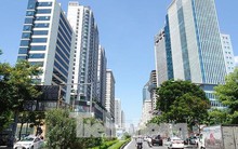 Những tuyến phố Hà Nội 'ngộp thở' với cao ốc ngày nắng nóng