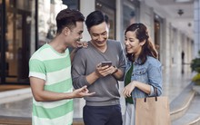 Sáng đi GrabBike, trưa gọi GrabFood, tối về thanh toán "đủ thứ" bằng ví điện tử Moca: Thiếu Grab, tôi điên đầu chẳng kém gì chậm lương!