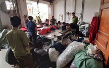 Tạm giữ hàng nghìn sản phẩm có dấu hiệu giả mạo Nike, Uniqlo, Adidas