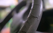 Ford khuyến cáo nội thất da có thể bị hư hỏng bởi kem chống nắng và nước rửa tay