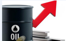 Thị trường ngày 11/7: Giá dầu tăng vọt 4,5%, vàng cũng tăng giá