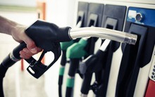 Giá xăng giảm hơn 300 đồng/lít kể từ 15 giờ chiều ngày 1/8