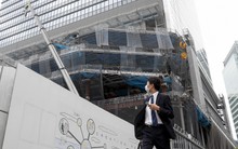 Tình cảnh 'éo le' của quốc gia tiên phong hạ lãi suất xuống mức 0: Nhà đầu tư thờ ơ với thị trường trong nước, đổ xô tìm kiếm lợi nhuận ở các thị trường nước ngoài từ Á sang Âu