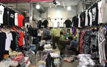 Thu giữ hàng nghìn sản phẩm giả thương hiệu Hublot, Dior, Gucci…tại chợ đầu mối Ninh Hiệp