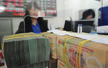 Tổng tài sản của nhiều ngân hàng sụt giảm, đã nhỏ lại càng nhỏ