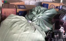 Bắt đường dây vận chuyển, tiêu thụ thuốc lá lậu từ biên giới