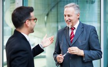 Trả lời xong 5 câu hỏi này, bạn sẽ biết bản thân có tiếp tục "phò tá" sếp của mình hay không: Ai là người đi làm thuê cũng phải đọc!