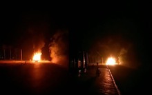 Đang chạy trên đường, xe bán tải bốc cháy dữ dội