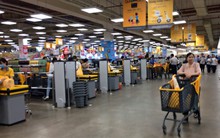 Bán lẻ vẫn tăng trong "tháng cô hồn"